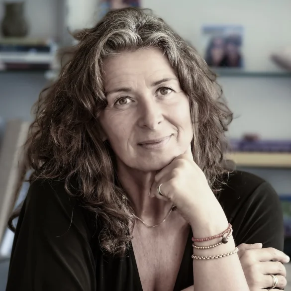 Hoe interview je iemand over iets verschrikkelijks? ‘Je kunt een helm dragen, maar tegen trauma’s zet je je moeilijk schrap’