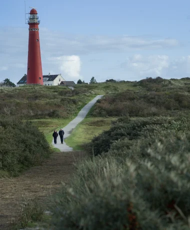 Proef op Waddeneilanden om kranten toch tijdig te bezorgen