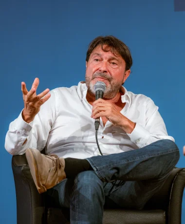 Politieke ophef in Italië om opzijgezette populaire presentator van onderzoeksprogramma