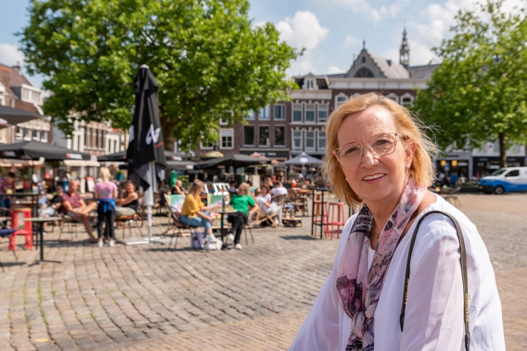 Goudse journalist en fotograaf Marianka Peters overleden