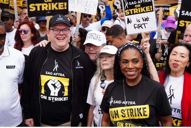 Vakbond van schrijvers voor film en televisie in VS: Leden kunnen weer aan het werk