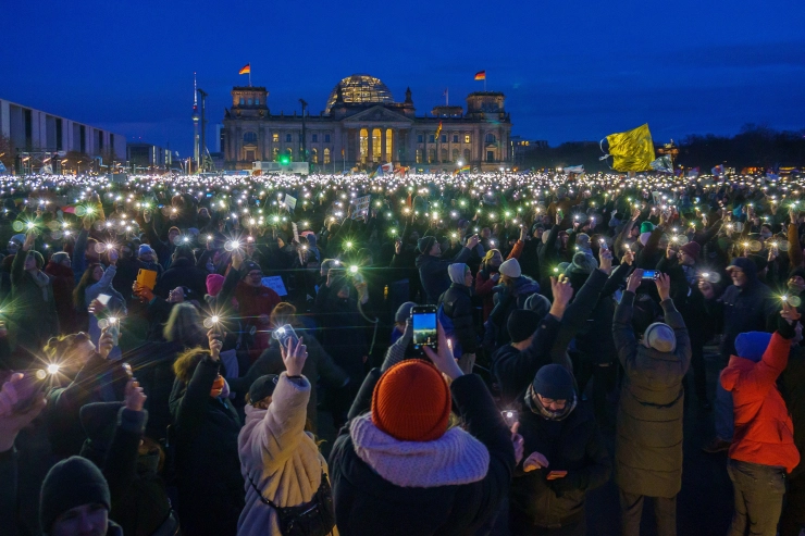 Juridische stappen tegen Correctiv grotendeels mislukt; Duitse journalistenbond wil label ‘extremistisch’ op AfD
