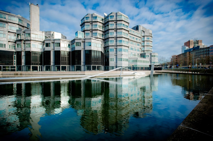 Ollongren: ‘Voorlopig’ geen aangifte tegen Volkskrant-journalist Modderkolk