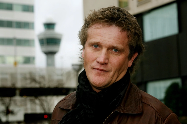 Programmamaker Alberto Stegeman moet duizenden euro’s betalen voor plaatsen nepbom op militair terrein