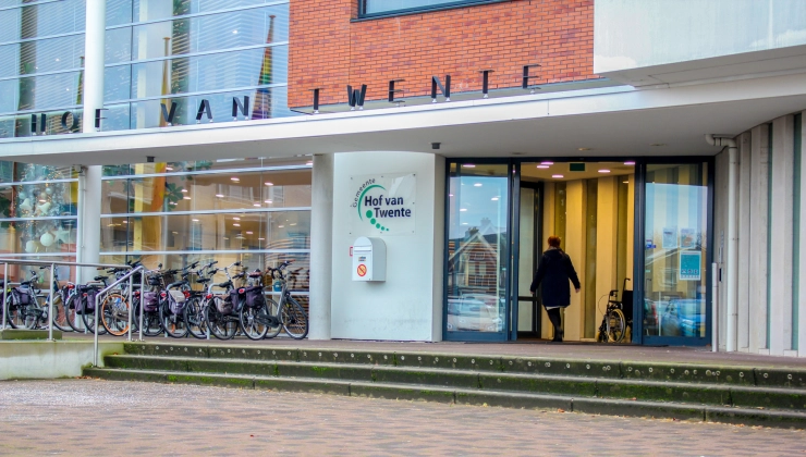Gemeente Hof van Twente wil journalist in dienst nemen, verbazing en ongeloof bij lokale omroep