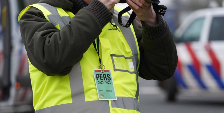 Twee persfotografen opgepakt bij vondst van drugslab in woning in Vinkel; NVJ onprettig verrast