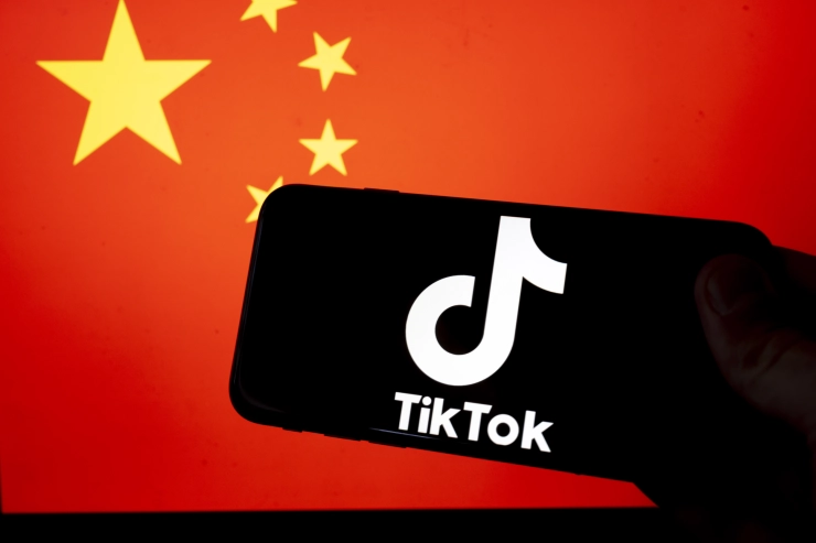 Amerikaanse president Biden steunt wet die de verkoop van TikTok afdwingt