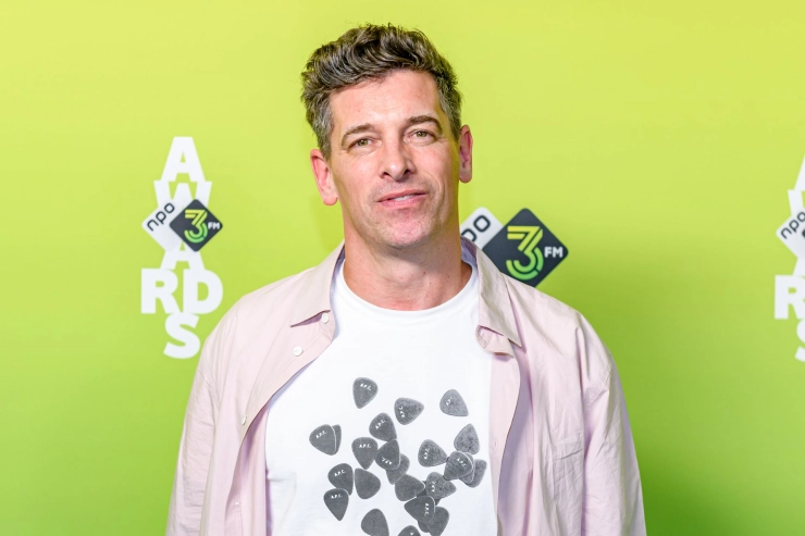 ‘NPO-manager Menno de Boer geschorst om dickpic in groepsapp’