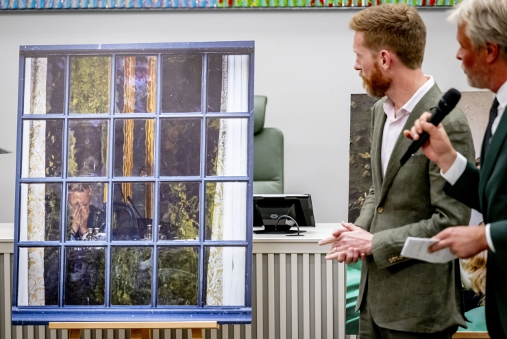 David van Dam wint beste politieke foto van het jaar met shot van Eric van der Burg bij kabinetsval