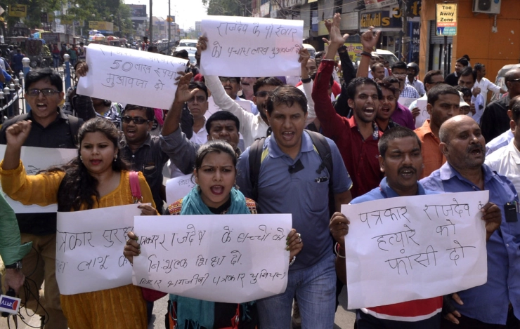 Indiase tv-verslaggever doodgeslagen bij demonstratie