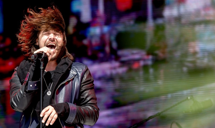 Waylon zingt op arbeidsmarktfestival FNV