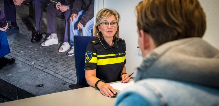 ‘Politie moet racisme tegen journalisten op top van de stapel leggen’