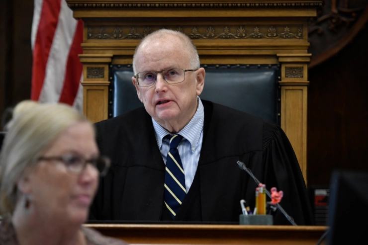 Rechter ontzegt MSNBC toegang tot gerechtsgebouw