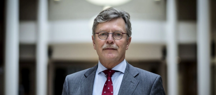 Burgemeester Noordoostpolder haalt bakzeil