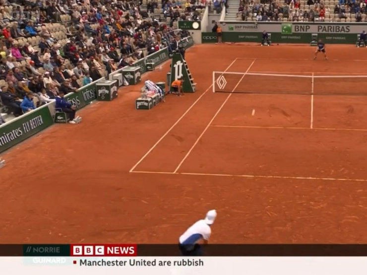 ‘De stagiair’ achter belediging Manchester United-fans op BBC News