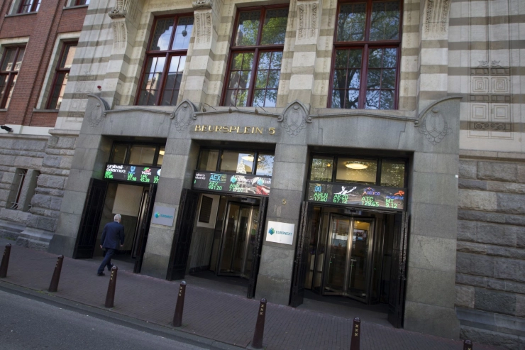 Financiële media beginnen slag om belegger