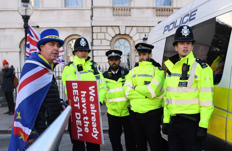 Brexit: Britse nieuwszenders blijven live interviewen, ondanks reeks intimidaties