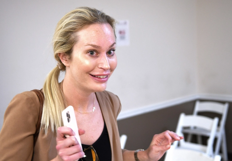 Associated Press vraagt gouverneur Florida om zijn woordvoerster te beteugelen