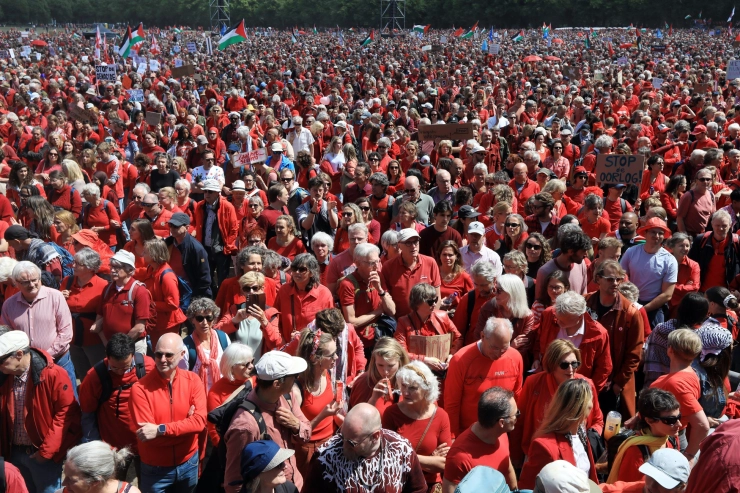 NVJ met perstent aanwezig bij Rode Lijn demonstratie