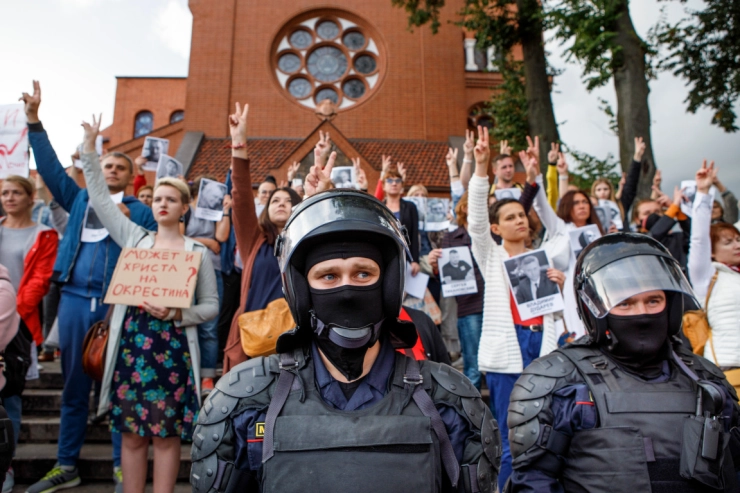 Dertig journalisten aangehouden bij nieuwe protesten Wit-Rusland