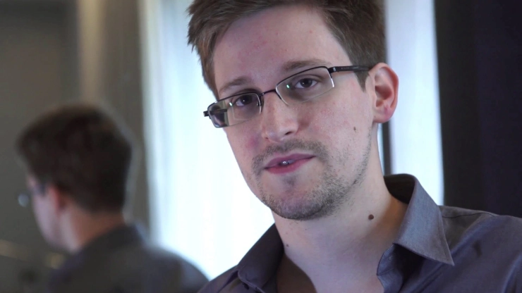 ‘Pers te volgzaam wat betreft Snowden’