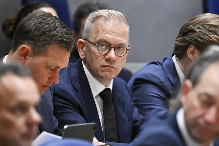 Minister Bruins uit zorg over sociale veiligheid medewerkers Ongehoord Nederland