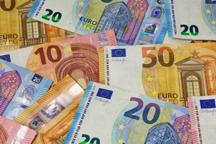 Regionale Tentoo-omroepmedewerkers ontvangen substantiële nabetalingen