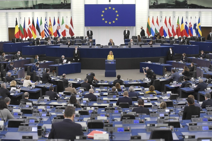 Europees Parlement stemt voor aanbevelingen tot hardere aanpak desinformatie