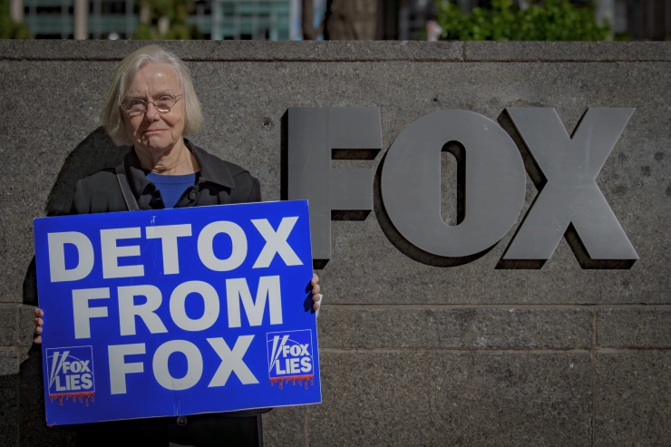 Ontslagen Fox News-journalist begint rechtszaak tegen zender