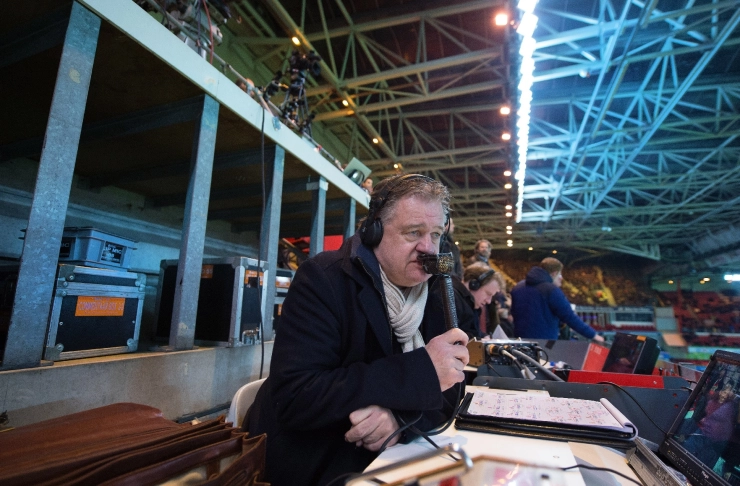 Voetbalcommentator Frank Snoeks niet sentimenteel over afscheid: Ik ben toch niet dood?