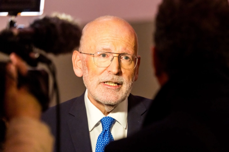 ‘Mediaberichtgeving over bedreigingen van politici wakkert nieuwe bedreigingen aan’