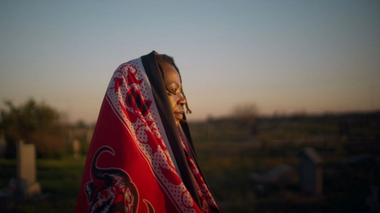 Misha Wessel en Thomas Blom waren ervan overtuigd dat ze de serie Free at Last alleen konden maken met een Zuid-Afrikaanse regisseur en producent