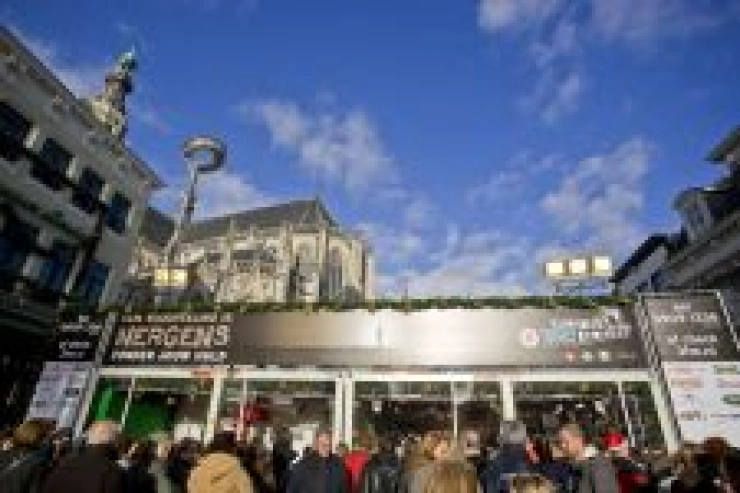 GeenStijl wil Glazen Huis dwarsbomen