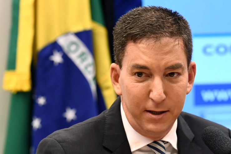 Brazilië klaagt journalist Greenwald aan voor kraken telefoons