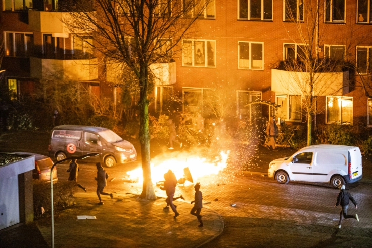 Kabinet bereid taakstrafverbod bij geweld tegen journalisten te onderzoeken