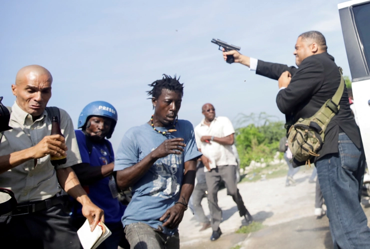 Fotograaf gewond na beschieting door senator in Haïti