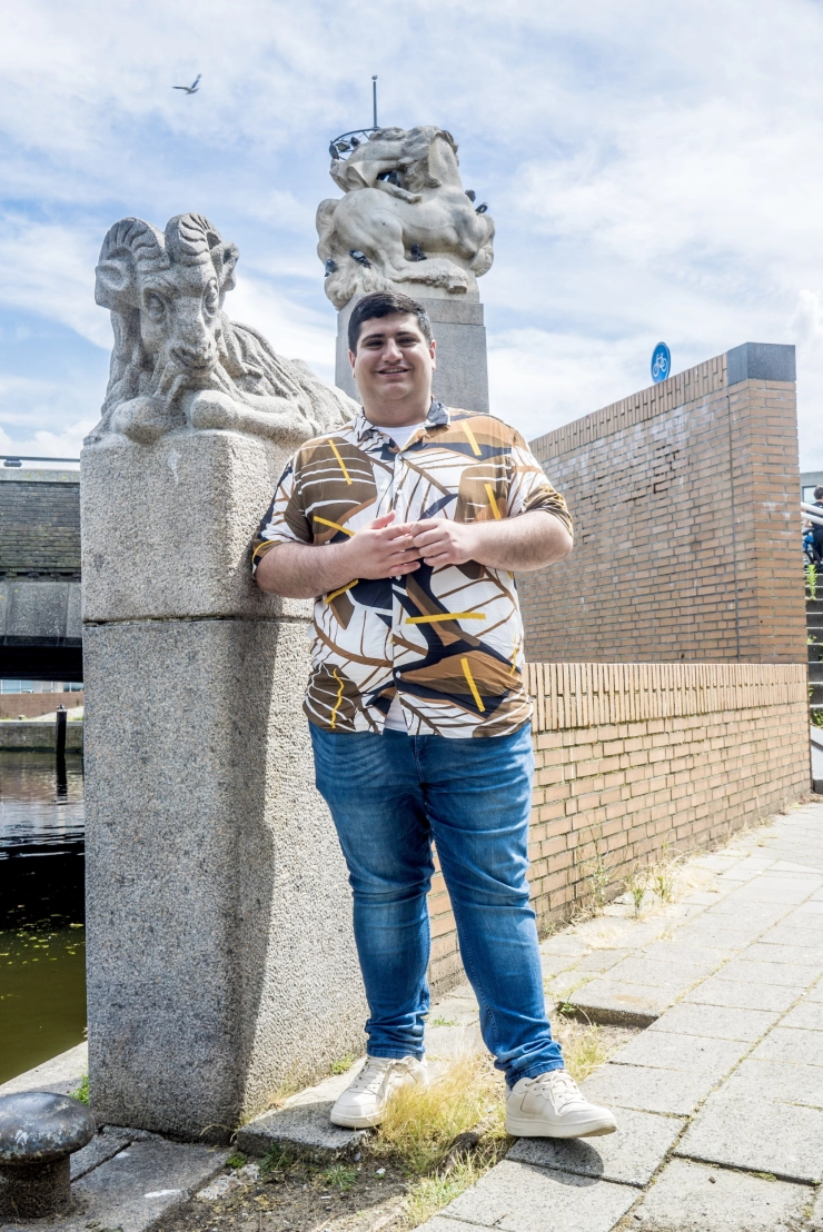 Hizir Cengiz: ‘Soms twijfel ik ook of ik wil blijven schrijven. Ik weet nog niet welke kant ik uiteindelijk op ga’