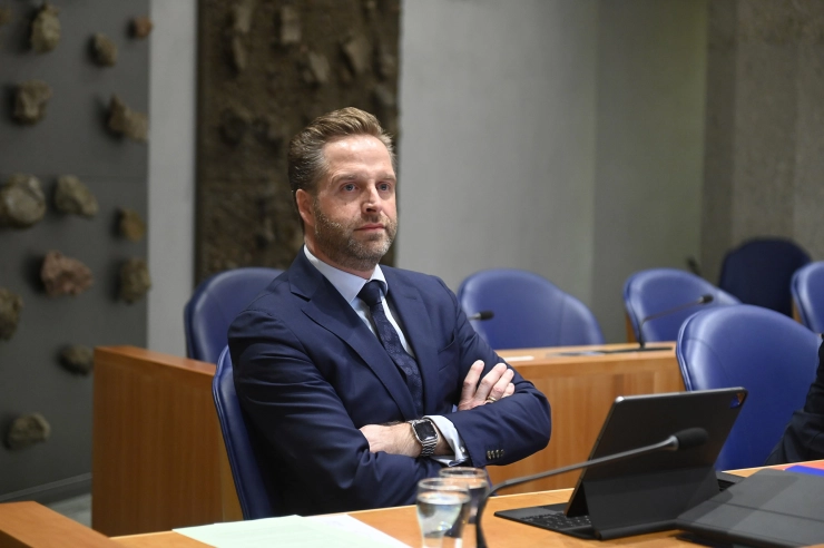 ‘Dwangsom verkiezen boven voldoen aan informatieverzoeken patroon bij ministeries’