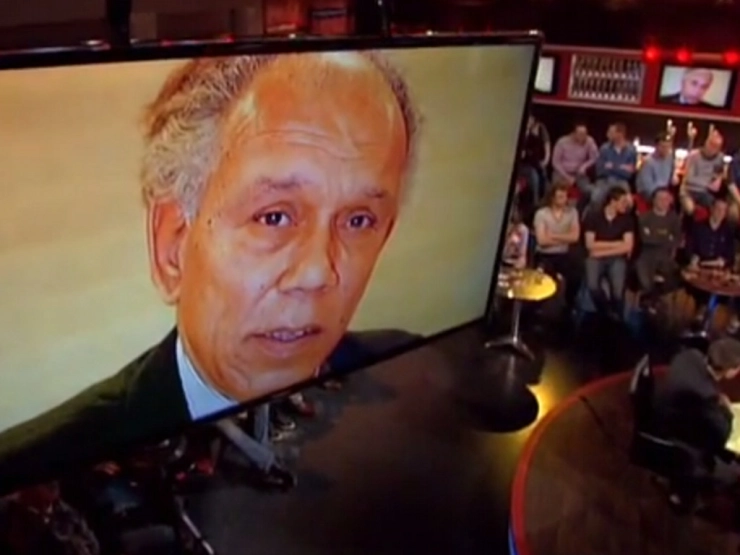 Commentator Hugo Walker overleden