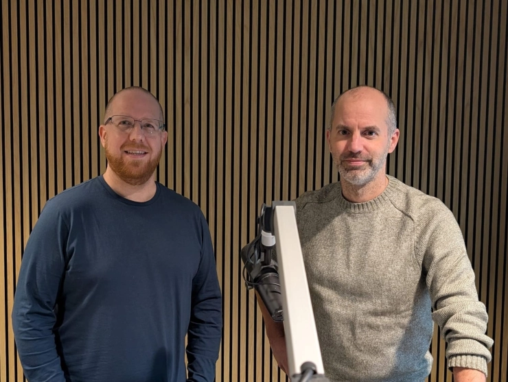 Hoe ga je om met wilde geruchten en sterke verhalen in je podcast?