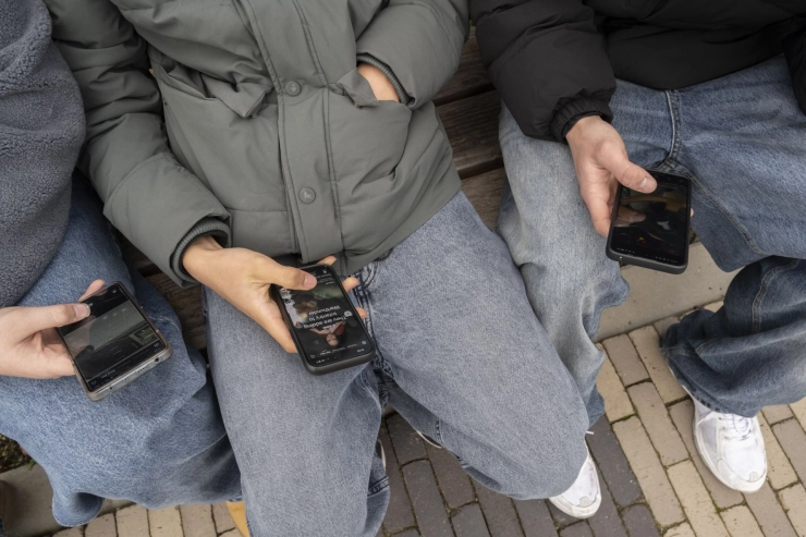 Een miljoen euro subsidie voor onderzoek naar hoe journalistiek jongeren kan bereiken