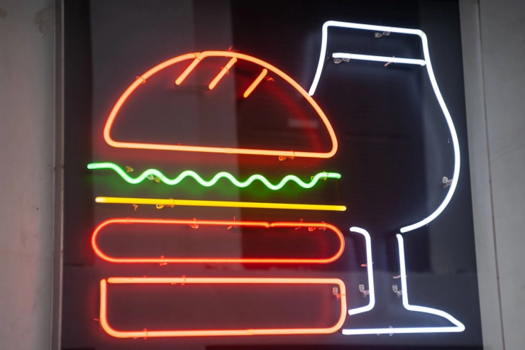 Britse regering gaat reclame voor junkfood op Britse tv voor 21.00 uur weren