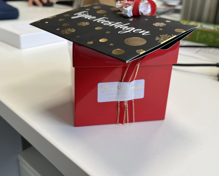 ‘Wat zat er in jouw kerstpakket?’ - Het mediakerstpakketten-overzicht van 2023