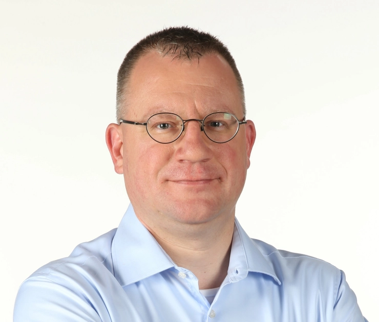 Marcel Frost van Telegraaf naar NPO