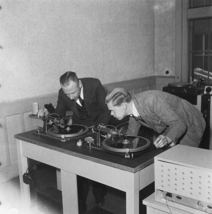 Beeld en Geluid ontsluit historische radioarchieven