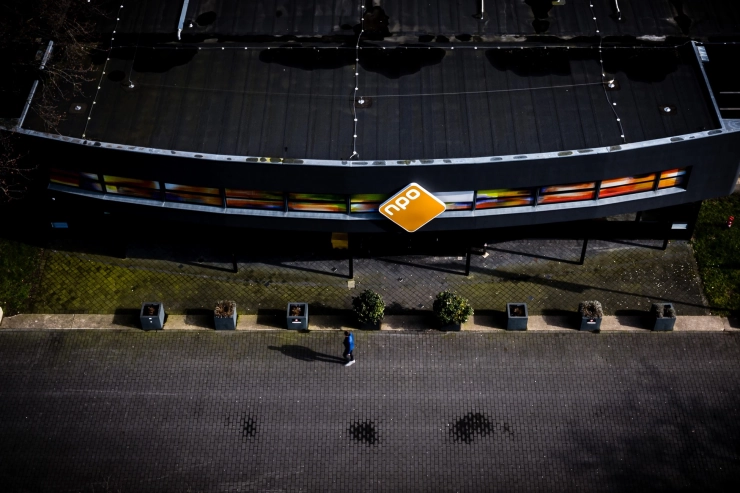 Kabinet wil 2-jarige verlenging vergunning NPO in plaats van nieuwe concessie van 5 jaar