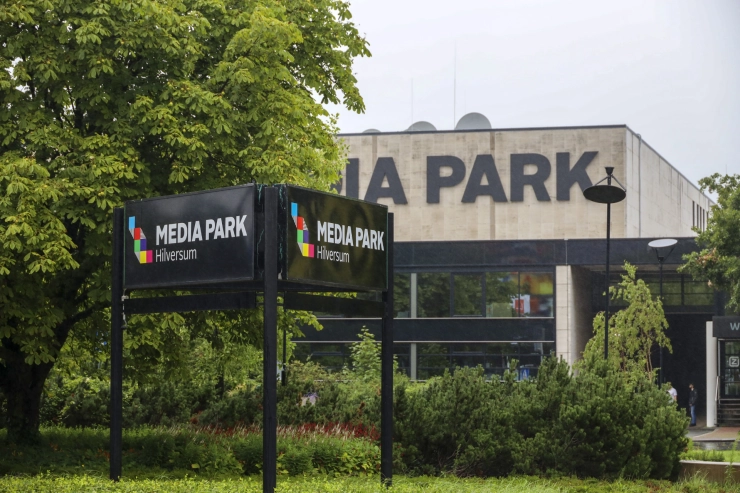 Bonden CNV/FNV organiseren petitie voor koopkrachtcompensatie omroeppersoneel