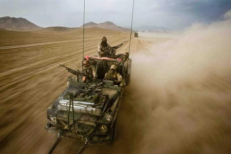 Defensiefotograaf bewerkte winnende foto