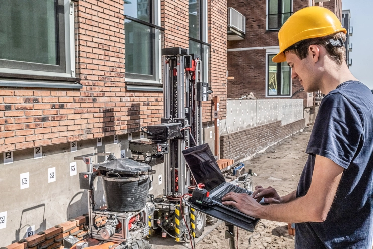 CBS: bijna helft werkenden gelooft dat AI hun werk - soms deels - kan overnemen