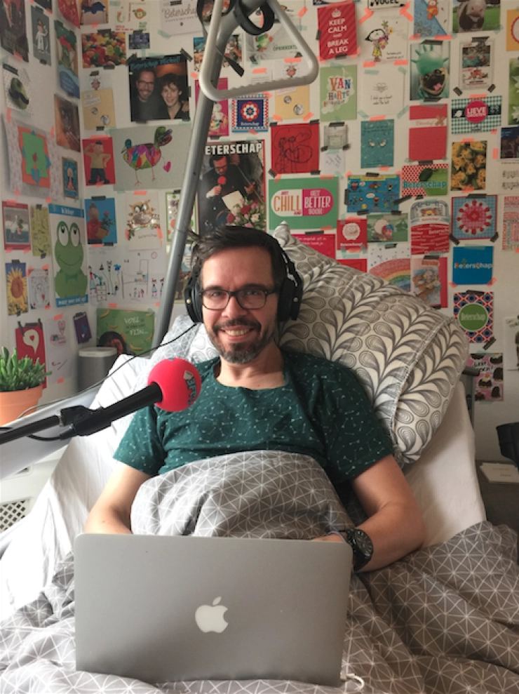 Veenstra maakt radio vanuit bed